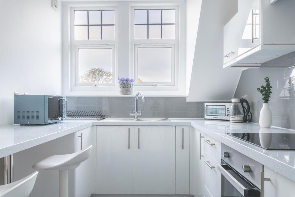 Coast View Luxury Apartment Lyme Regis Eksteriør billede